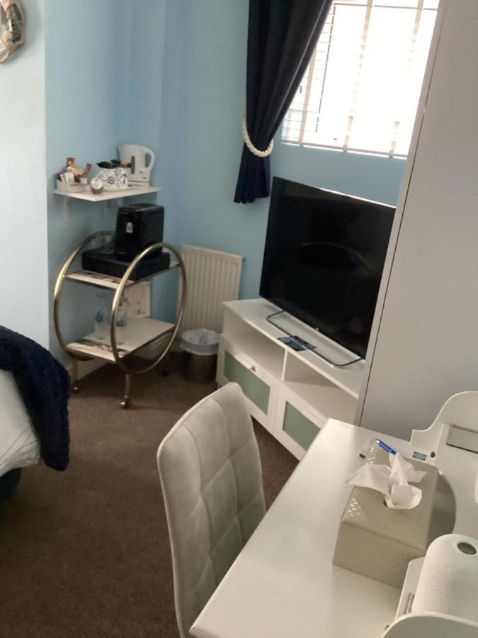 By The Seaside Bed & Breakfast Blackpool Eksteriør bilde