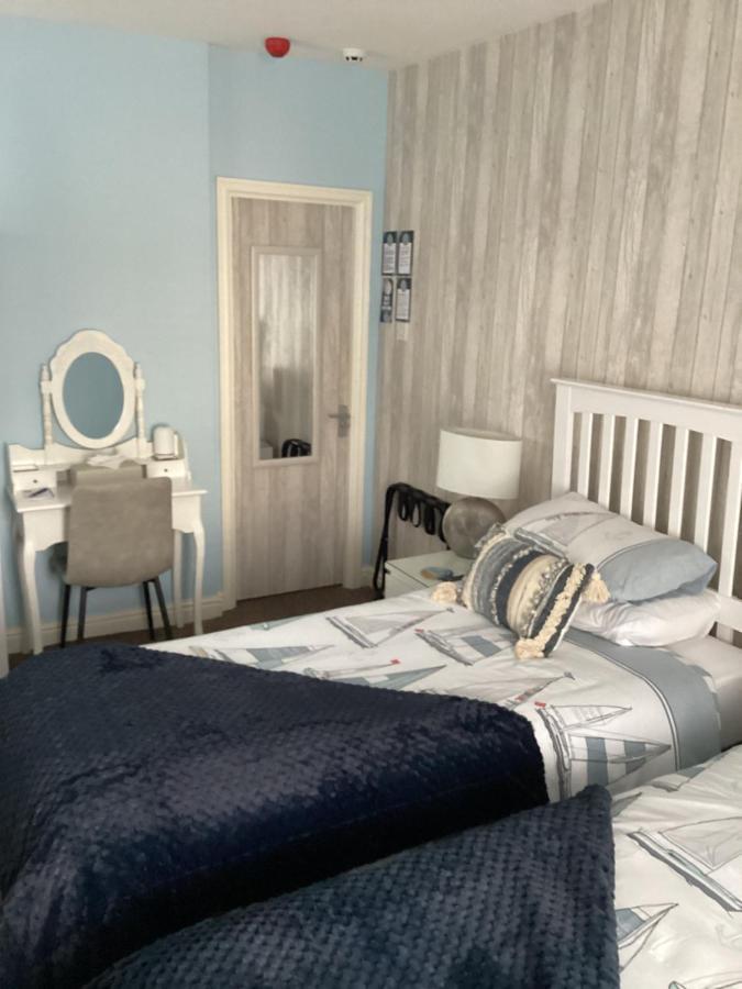 By The Seaside Bed & Breakfast Blackpool Eksteriør bilde
