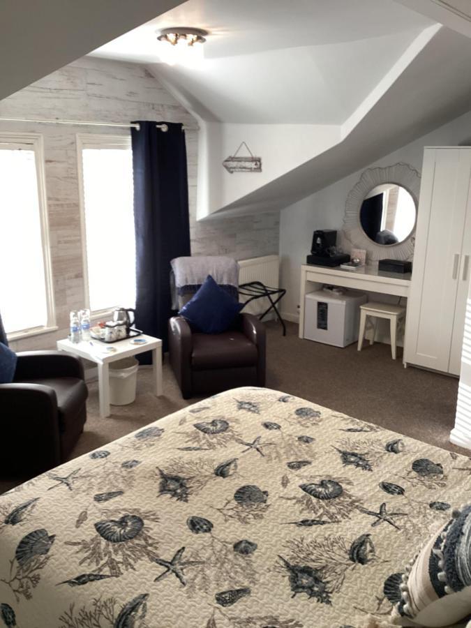 By The Seaside Bed & Breakfast Blackpool Eksteriør bilde