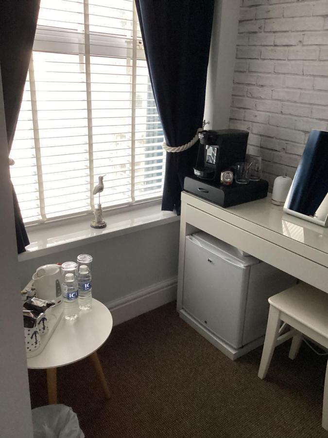 By The Seaside Bed & Breakfast Blackpool Eksteriør bilde
